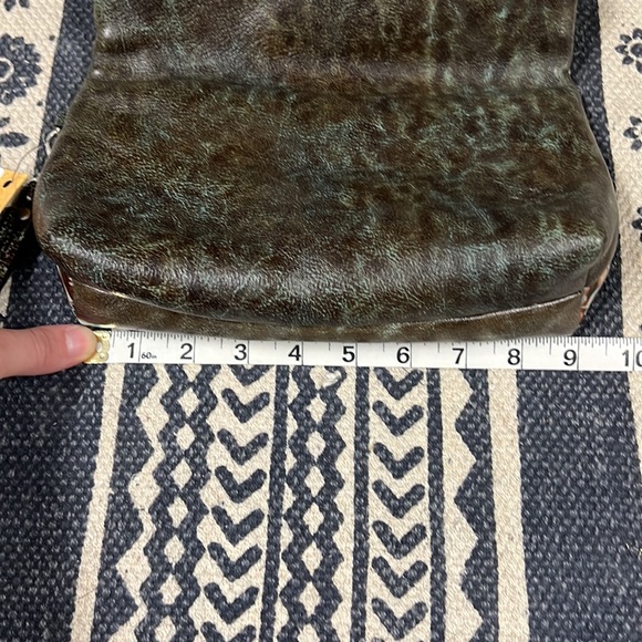 Patricia Nash Valerie Turquoise Wristlet - Picture 11 of 11